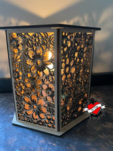 Lade das Bild in den Galerie-Viewer, Blumen Windlicht Laserdatei
