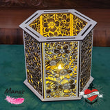 Schönes Blumen Windlicht in Holz, beleuchtet und detailreich, hergestellt mit easy-sticks Laserdatei, 3 und 4 mm.