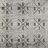 X Worte Plotterdatei von easy-sticks: Kreative Buchstabenanordnung auf Holzoberfläche, perfekt für individuelle DIY-Projekte und Dekorationen.