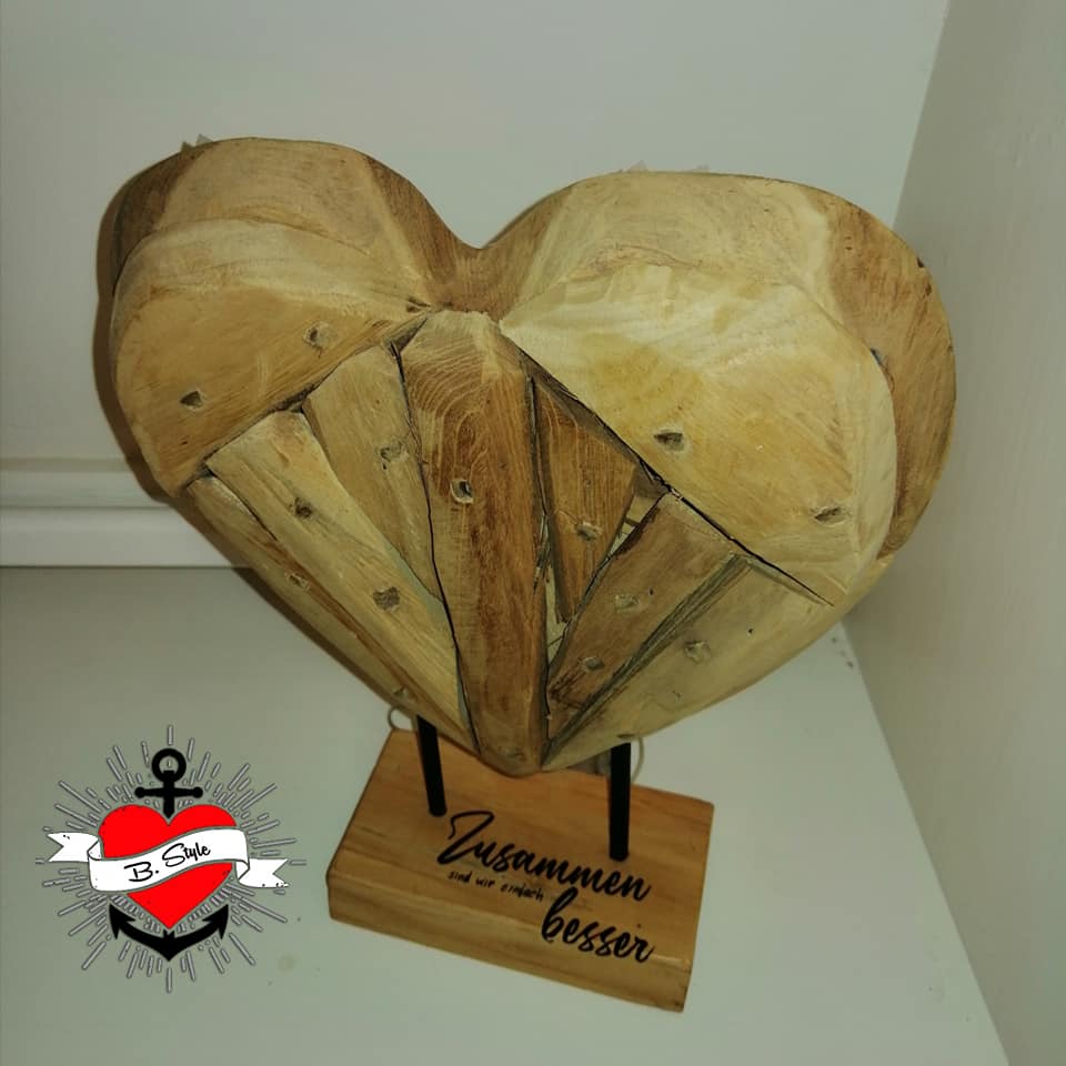 Holzherz mit dem Schriftzug 'Zusammen sind wir einfach besser', von easy-sticks, als Teil einer kreativen Plotterdatei.