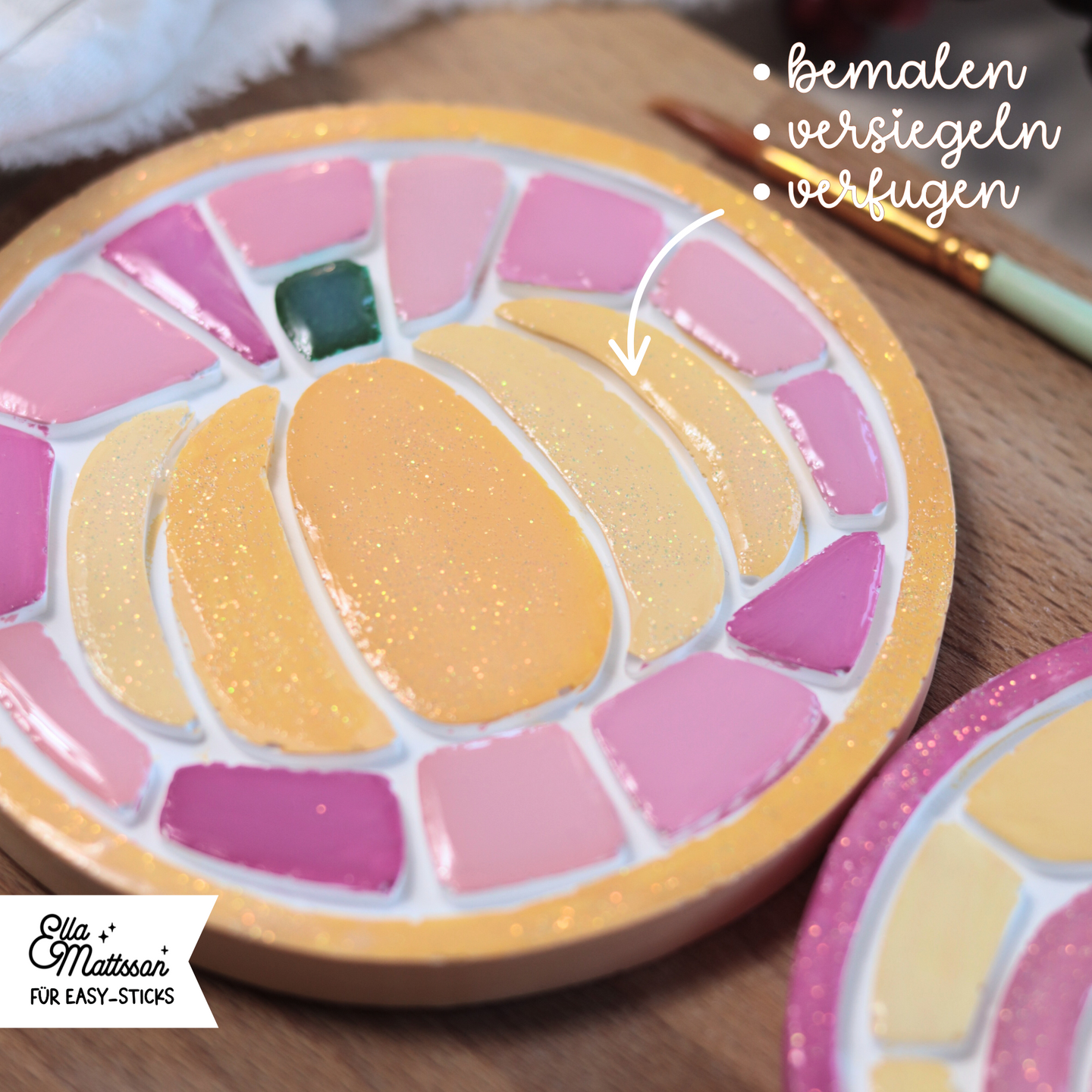 Silikonform Untersetzer - Kleiner Kürbis bemalt von Ella Mattson für Easy-Sticks