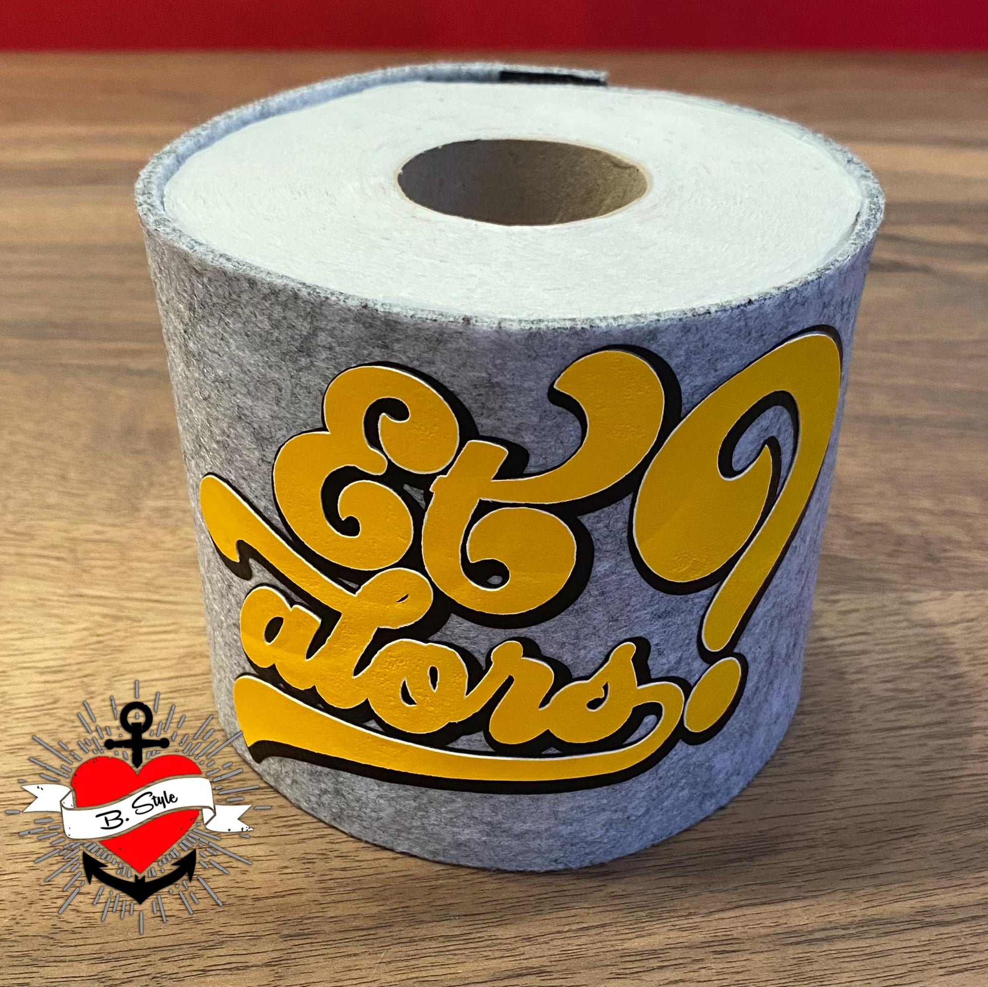 Personalisierte Klorolle mit der kreativen Aufschrift "Et alors?", entworfen von easy-sticks, perfekt für einzigartige Bastelprojekte.