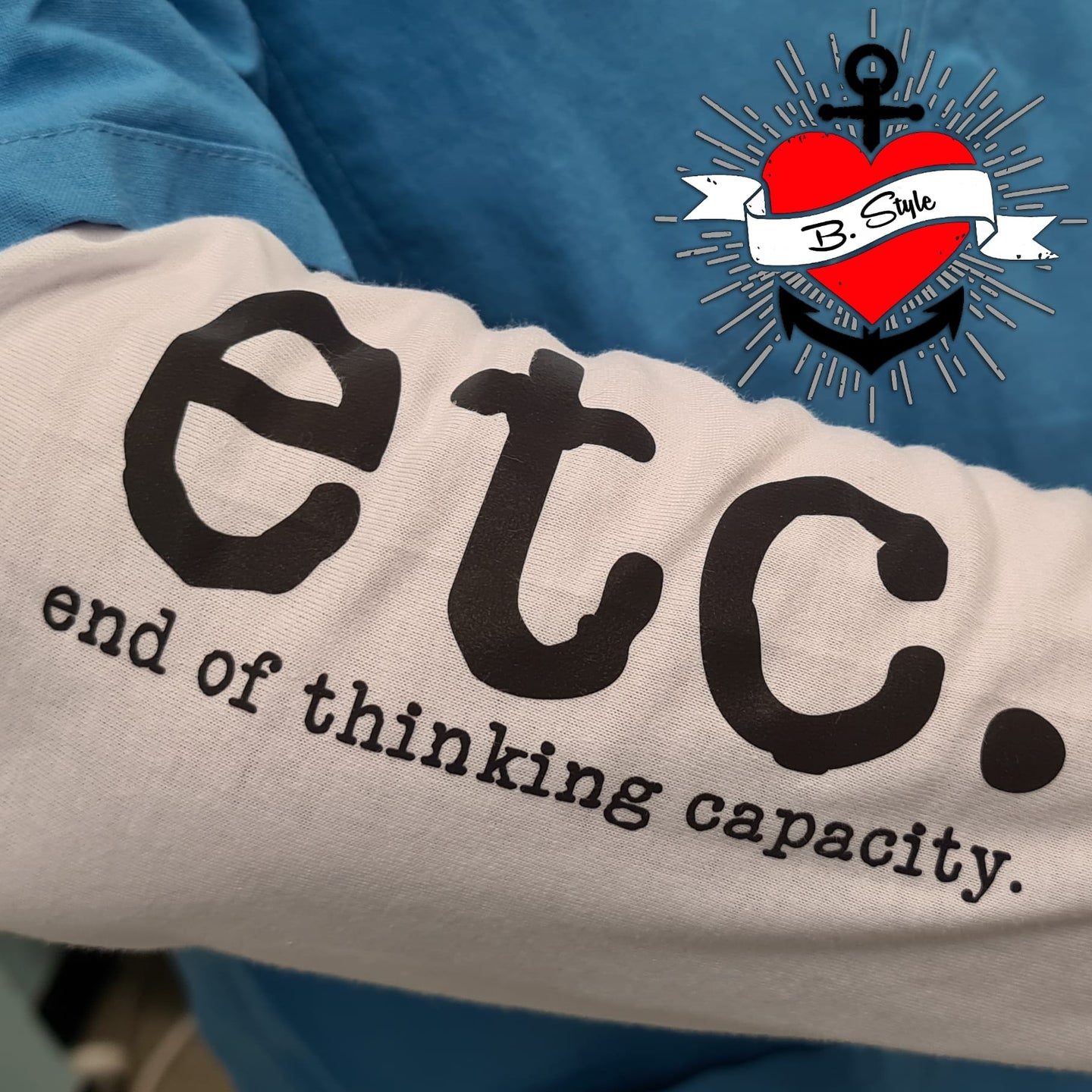 Etc. end of thinking capacity. Design von easy-sticks auf einem T-Shirt, ideal für DIY-Kreationen.