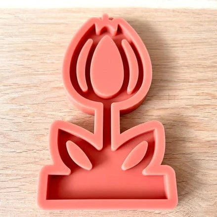 Silikonform Einschieber - Tulpe von Easy-Sticks, rosa Silikonform, die die Form einer Tulpe zeigt, ideal für kreative Bastelprojekte und Gießanwendungen.