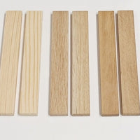 Easy-Sticks Muster Set mit mehreren Holzstäben in verschiedenen Naturtönen, ideal zum Kennenlernen der Easy-Sticks Produkte.