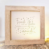Lichtbox mit dem Spruch "Freunde sind wie Sterne. Du kannst sie nicht immer sehen, aber sie sind immer da." von easy-sticks, perfekt für kreative DIY-Projekte.