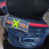 Stylische Bauchtasche mit dem Aufdruck 'No Excuses' von easy-sticks, perfekt für Sport und Freizeit.