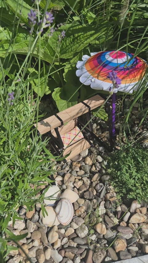 Hollywoodschaukel aus Easy-Sticks für den Wichtel im sommer