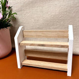 Easy-Sticks Silikonform - 2er Regal, mehrschichtiges Regal aus Holz, perfekt für Pflanzen oder kleine Dekoartikel, in stilvollem Weiß.