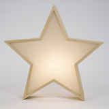 Stern-Lampe mit 3D-Glimmereffekt-Folie von easy-sticks, die durch glänzendes Licht eine festliche Atmosphäre schafft.