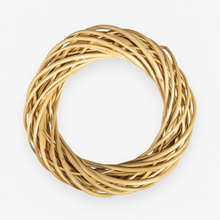 Lade das Bild in den Galerie-Viewer, Weidenkranz geschält von easy-sticks - dekorativer Naturkranz mit einem Durchmesser von 30 cm und einer Höhe von 7 cm, ideal für kreative Dekorationen und saisonale Arrangements.
