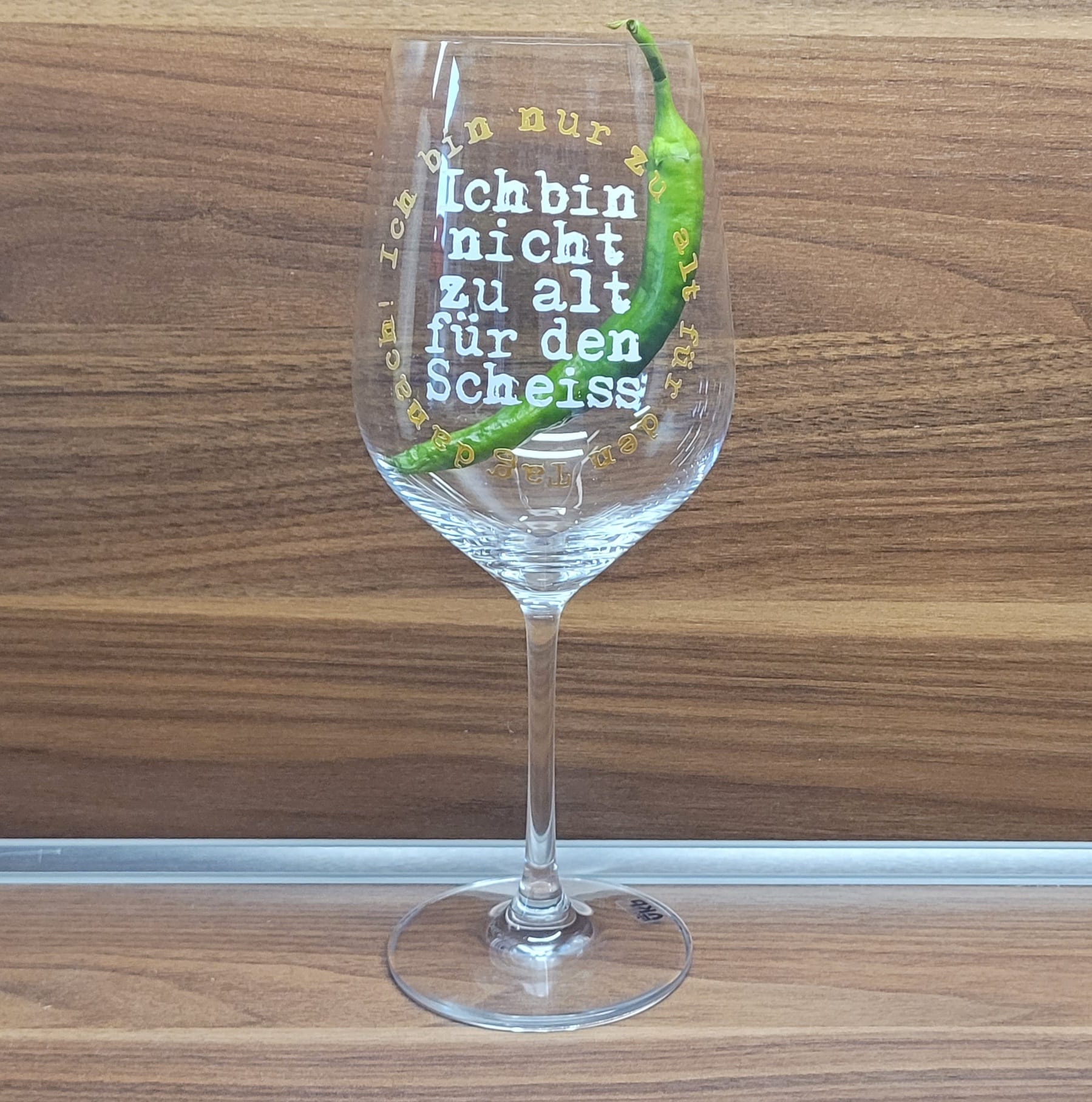 Ich bin nicht zu alt für den Scheiss. Ich bin nur zu alt für den Tag danach! Plotterdatei Party Idee Geschenk Geburtstag T-Shirt Plotter