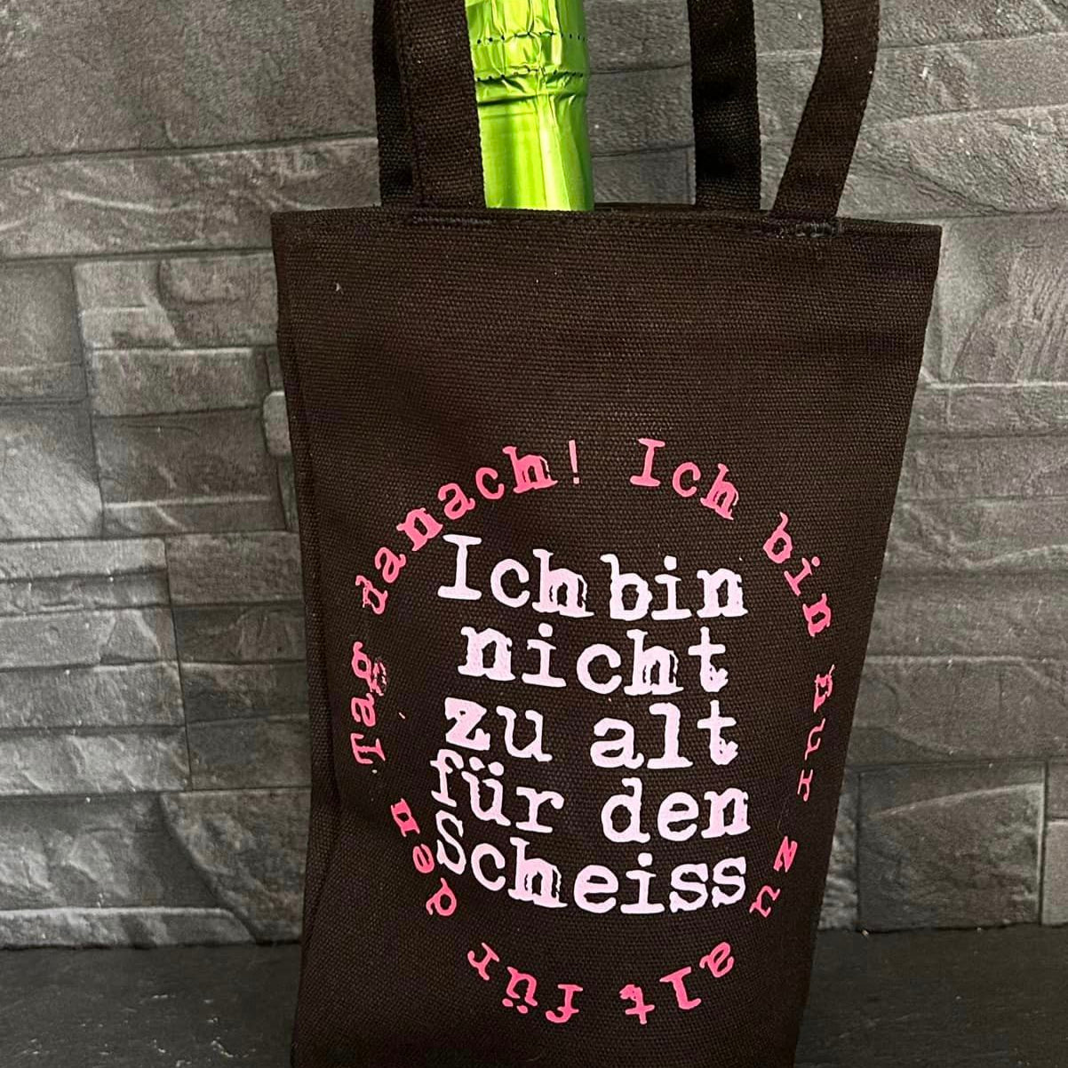 Ich bin nicht zu alt für den Scheiss. Ich bin nur zu alt für den Tag danach! Plotterdatei Party Idee Geschenk Geburtstag T-Shirt Plotter