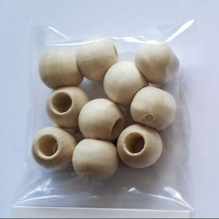 Set mit 10 Holzperlen aus Naturholz Ø15mm von easy-sticks, ideal zum Basteln, mit einem Bohrloch Ø7mm für kreative Projekte.