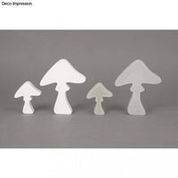 Verschiedene Pilzformen aus der PET Gießform von easy-sticks, perfekt für Garten- oder Tischdekoration.