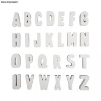 Eine Aufstellung von 26 Buchstaben in Silikonform, ideal für Bastelprojekte, von Easy-Sticks - Silikonform - Buchstaben.