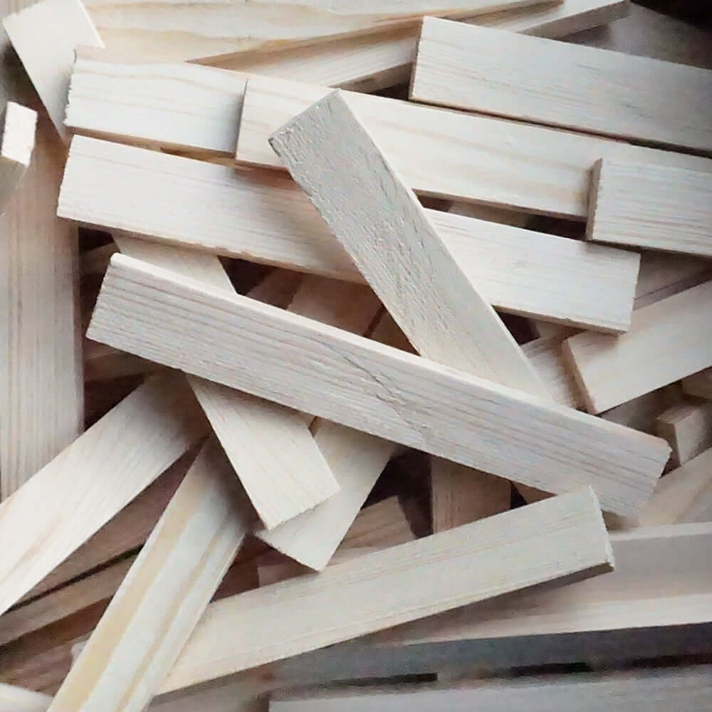Stapel von Easy-Sticks Light Bastelholz von Easy-Sticks, perfekt für Bastelarbeiten, lichte Holzstücke in einer Vielzahl verwendbar.